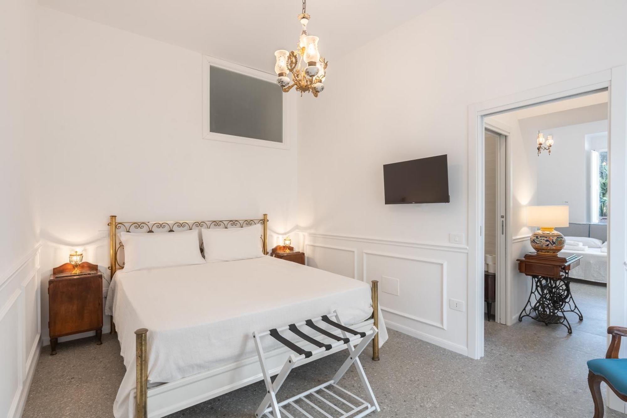 Апартаменты Palazzo Desiderio Кастелламмаре-ди-Стабия Экстерьер фото