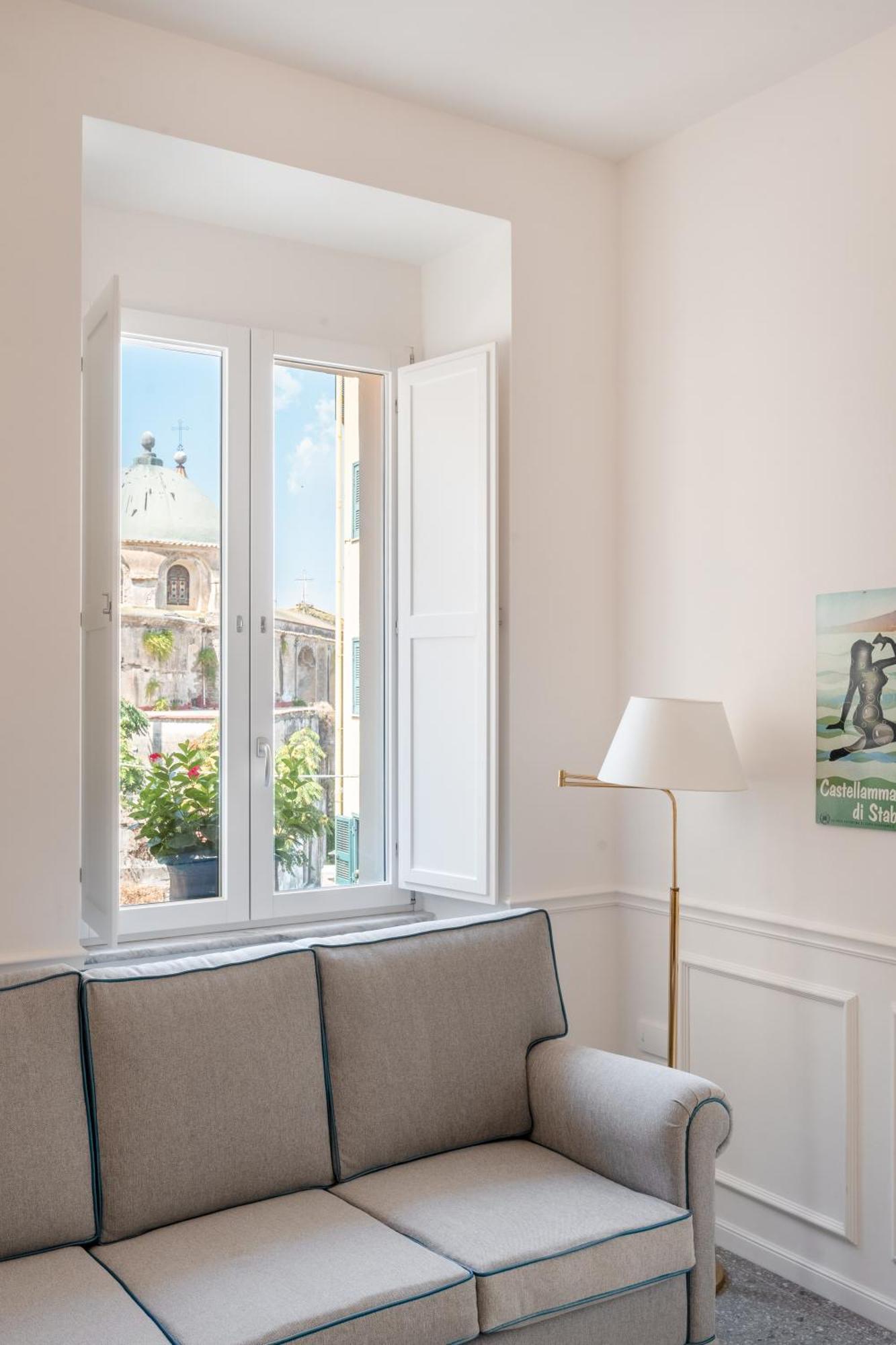 Апартаменты Palazzo Desiderio Кастелламмаре-ди-Стабия Экстерьер фото