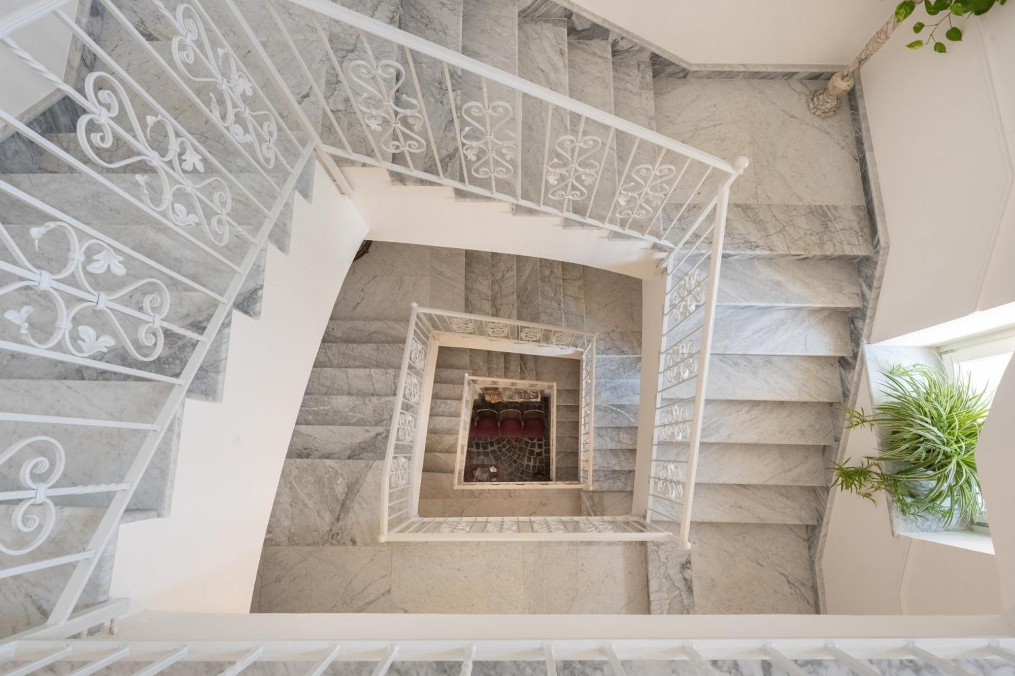 Апартаменты Palazzo Desiderio Кастелламмаре-ди-Стабия Экстерьер фото
